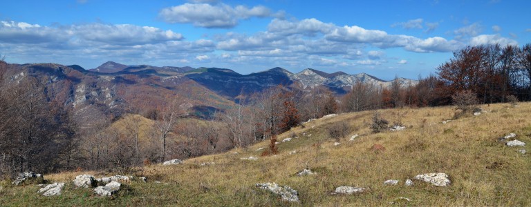 Panorama above Zgorigrad village - Panorama view of Vrachanski Balkan Nature Park- photo: Vrachanski Balkan Nature Park/Krasimir Lakovski