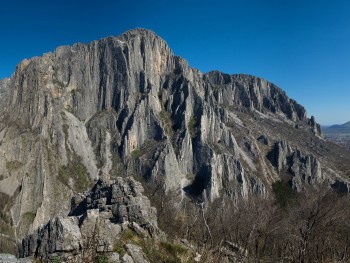 The climbing rocks at Vratsata gorge - Panorama view of Vrachanski Balkan Nature Park - photo: Vrachanski Balkan Nature Park/Krasimir Lakovski