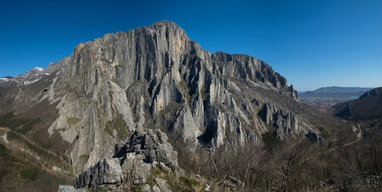 The climbing rocks at Vratsata gorge - Panorama view of Vrachanski Balkan Nature Park - photo: Vrachanski Balkan Nature Park/Krasimir Lakovski