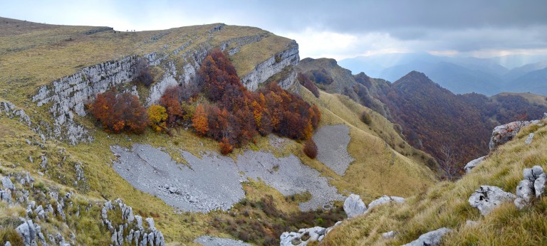 Autumn beeches below the ridge of Mare walls - Panorama view of Vrachanski Balkan Nature Park- photo: Vrachanski Balkan Nature Park/Krasimir Lakovski